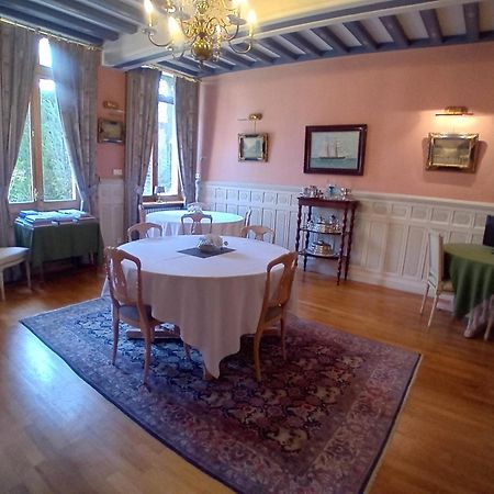 Hotel Particulier Des Canonniers Сен-Кантен Екстериор снимка