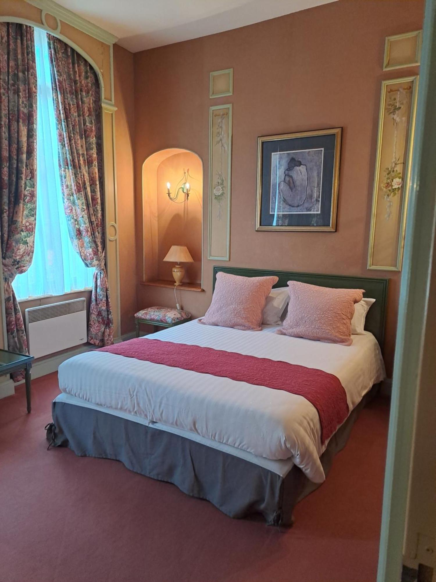 Hotel Particulier Des Canonniers Сен-Кантен Екстериор снимка