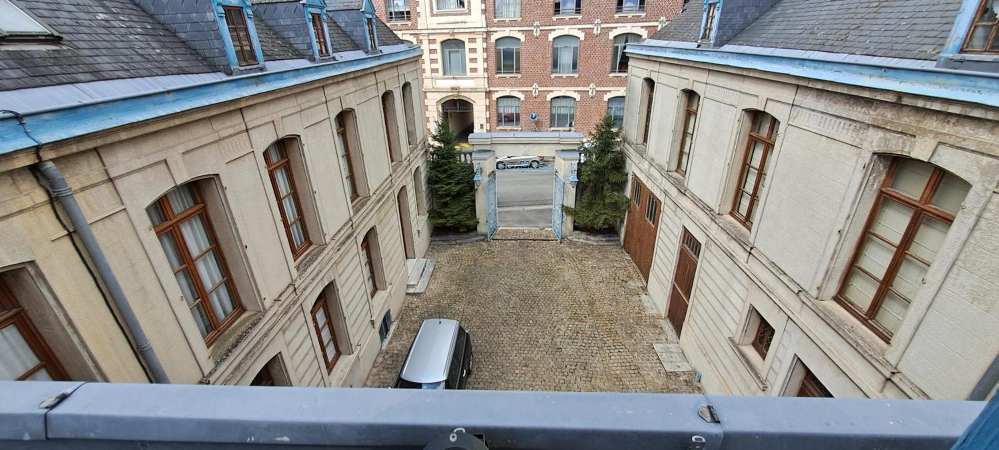 Hotel Particulier Des Canonniers Сен-Кантен Екстериор снимка