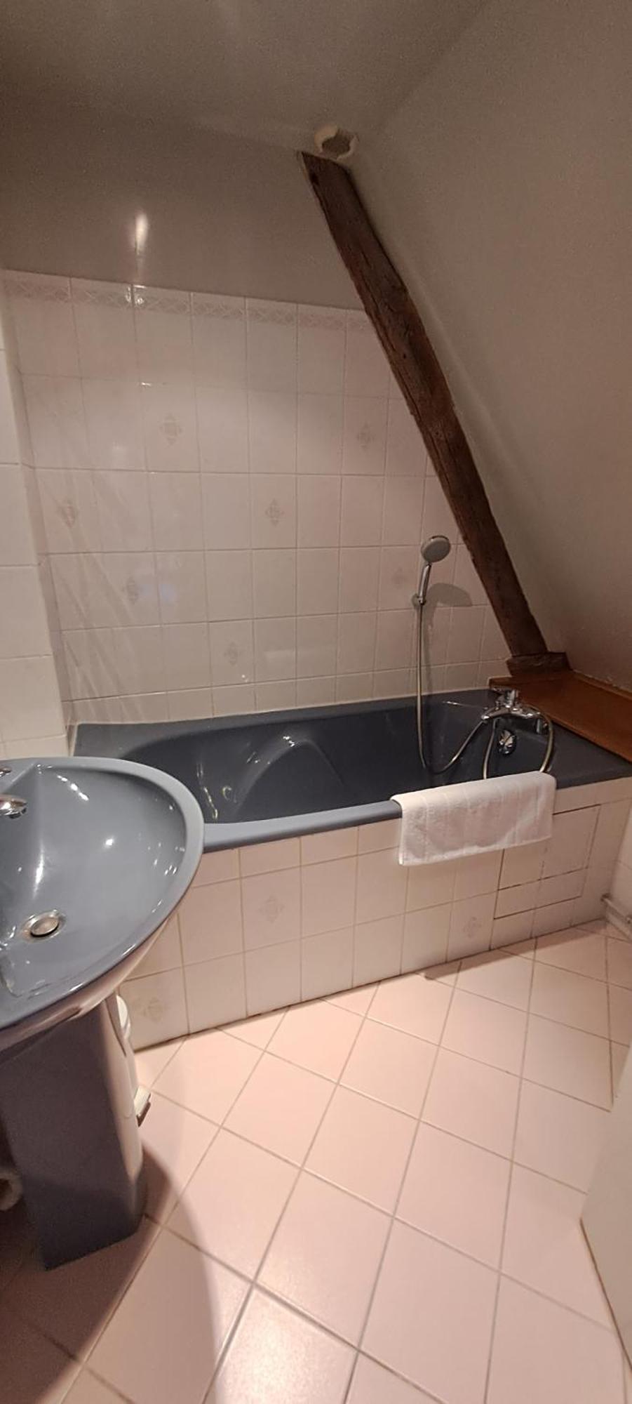 Hotel Particulier Des Canonniers Сен-Кантен Екстериор снимка